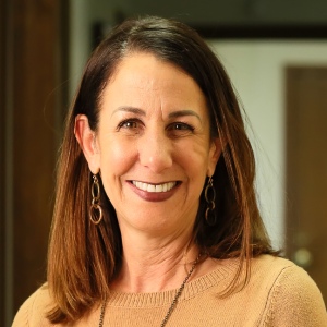 Stacie’s Head Shot (1)